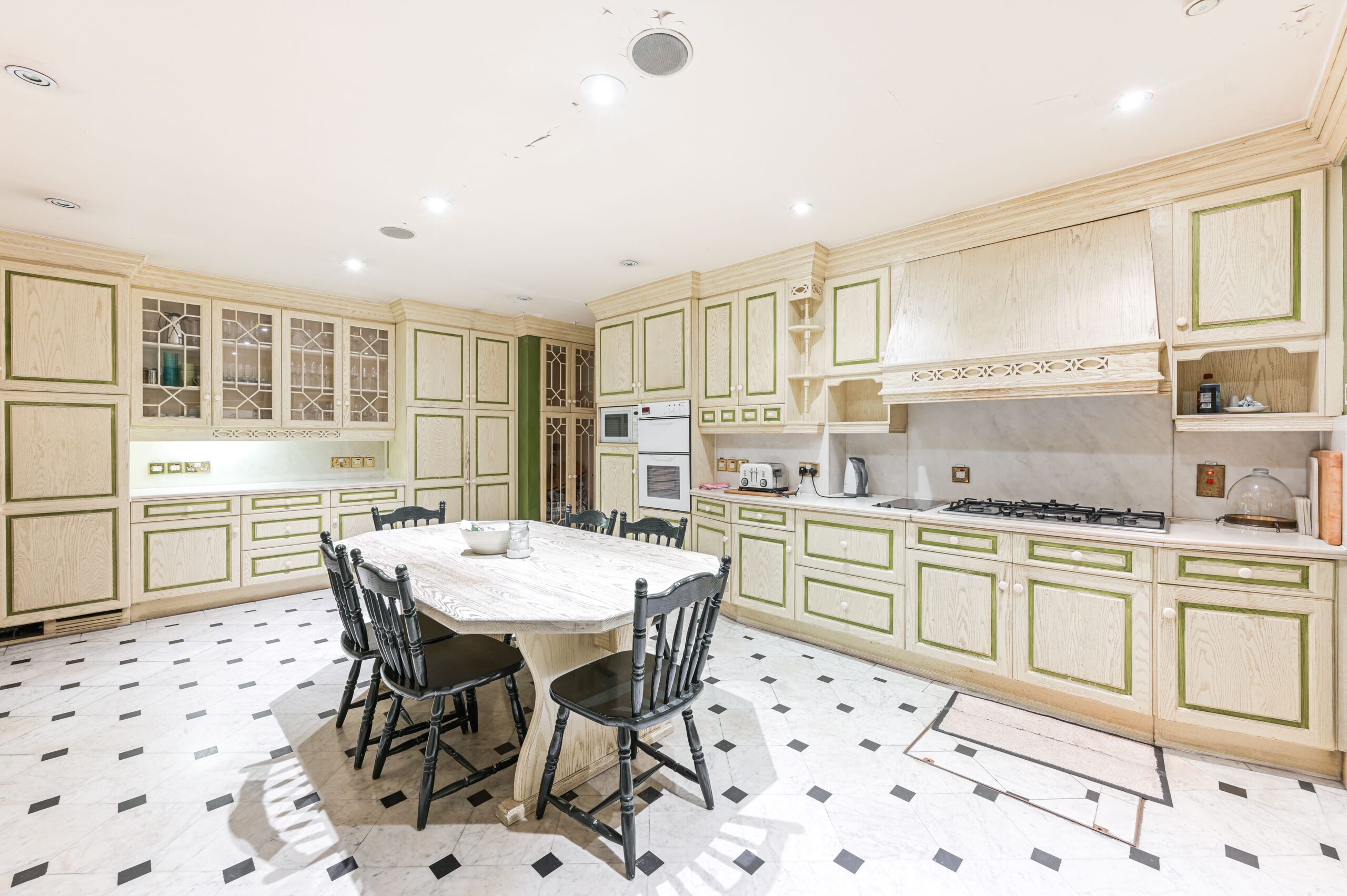 UPPER GROSVENOR STREET, Mayfair, W1K / Weekly Rent - Image 15