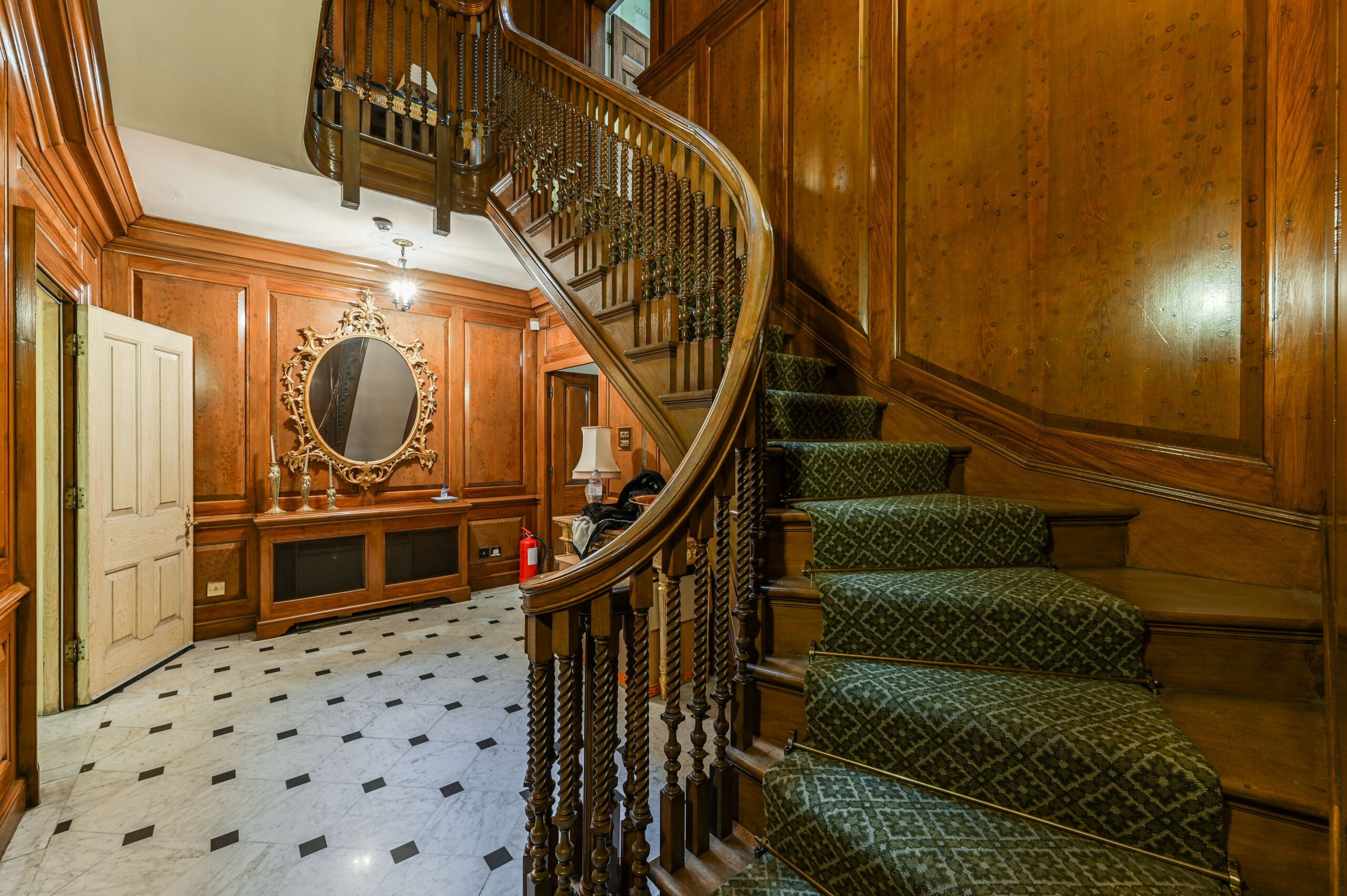 UPPER GROSVENOR STREET, Mayfair, W1K / Weekly Rent - Image 31