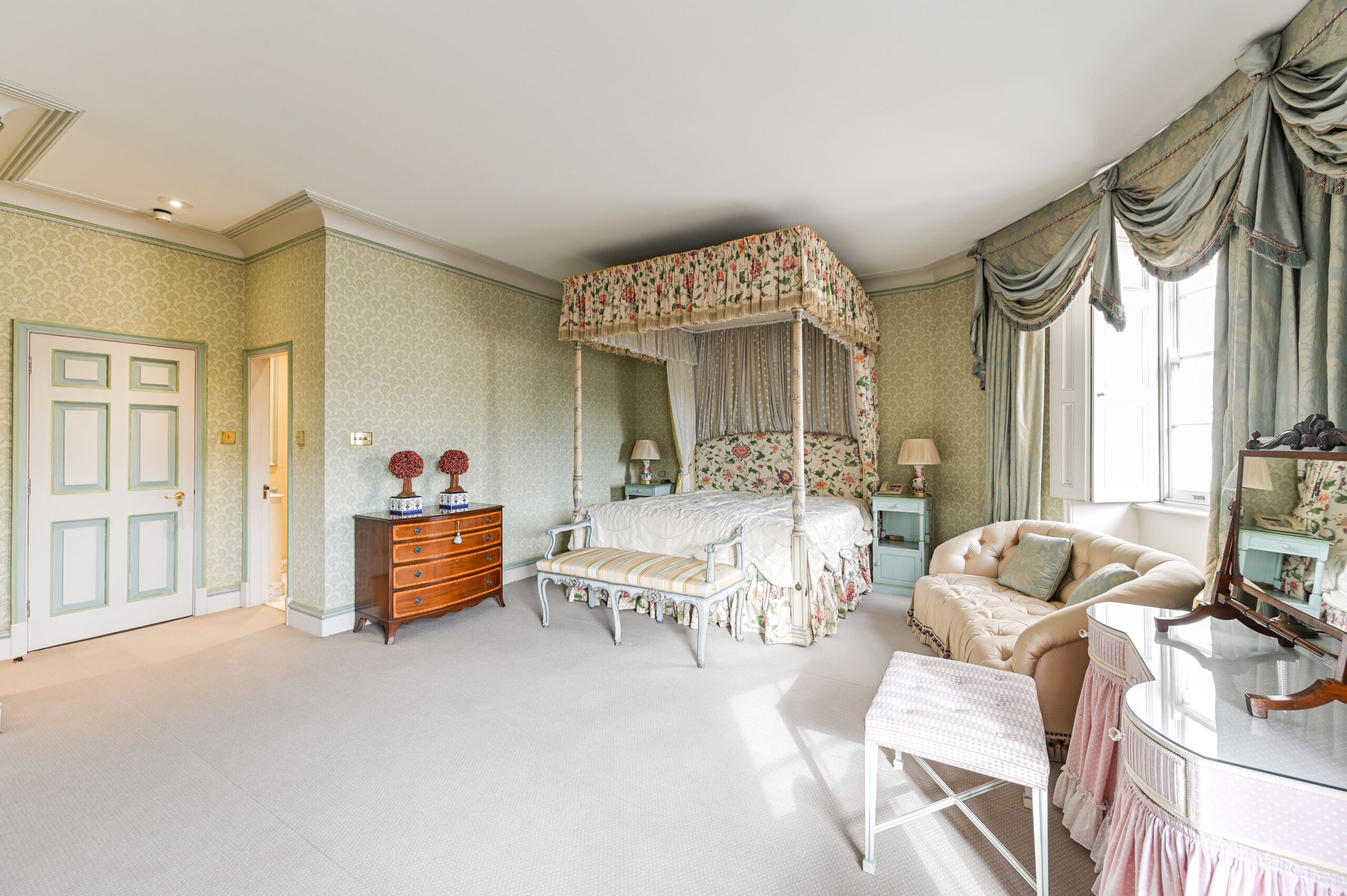 UPPER GROSVENOR STREET, Mayfair, W1K / Weekly Rent - Image 26
